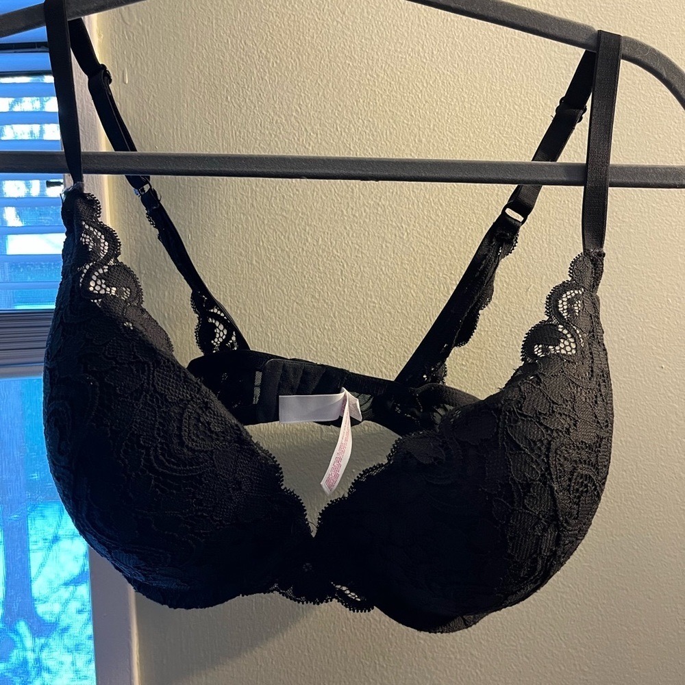 Black lace bra -size 38D